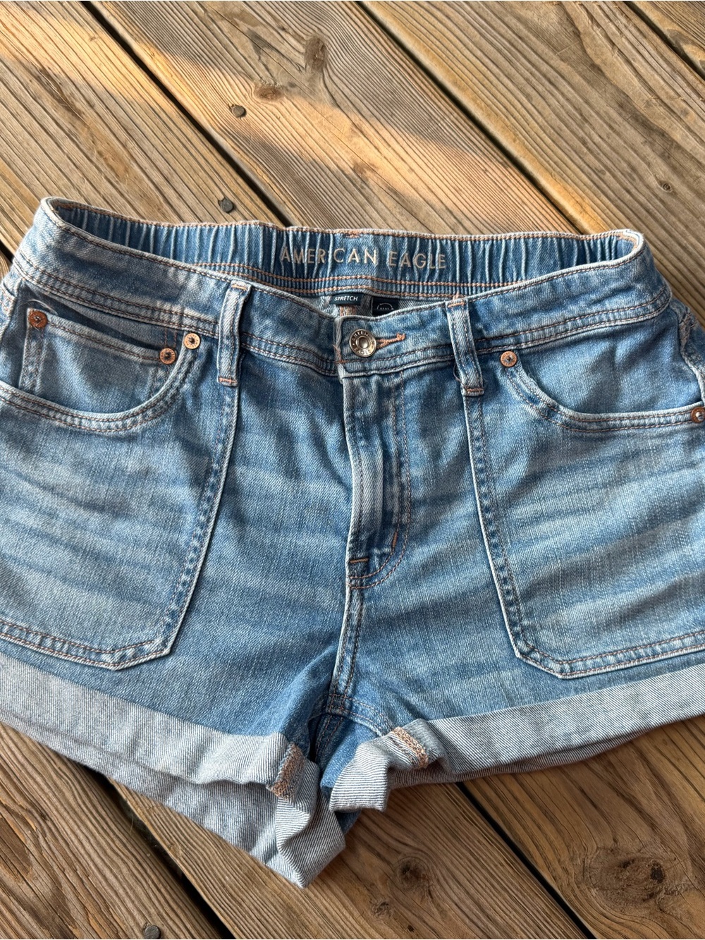 American Eagle Women’s Size 6 Stretch Denim Cuffed Shorts Patch Pockets